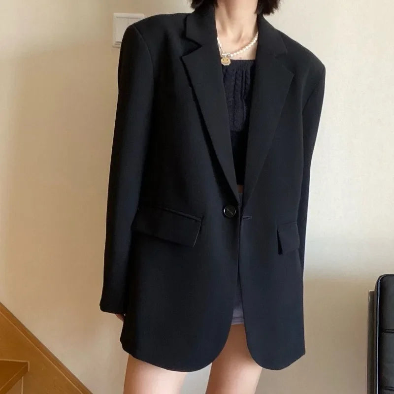 Theresa – Moderner Oversize-Blazer für Damen mit Knopfleiste