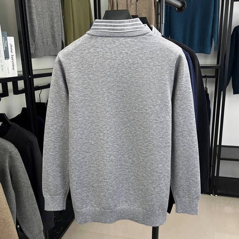 Herren Strickpullover mit gestreiftem Hemdkragen – Stilvoller Freizeitpullover im Schichten-Look