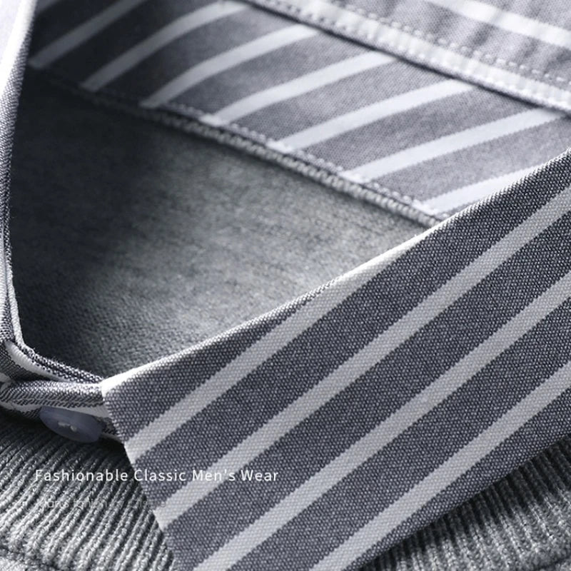 Herren Strickpullover mit gestreiftem Hemdkragen – Stilvoller Freizeitpullover im Schichten-Look