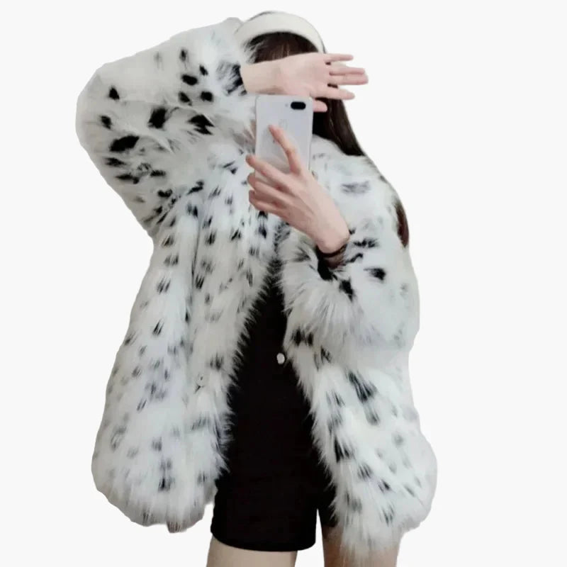 Damen Luxus Felljacke im eleganten Winter-Stil – Exklusive Mode für besondere Anlässe