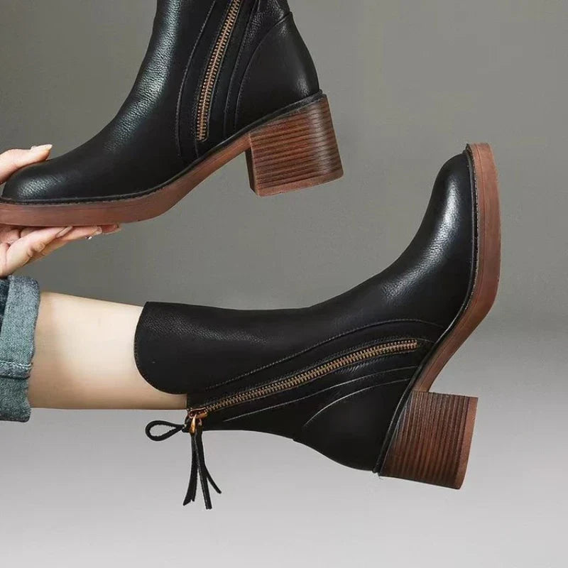 Damen Stiefelette mit Absatz – Eleganter Komfortschuh für Alltag & Büro