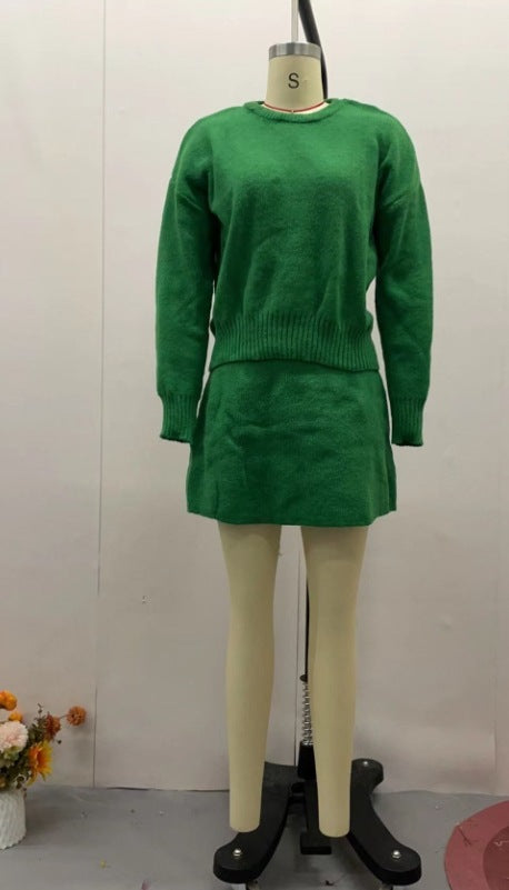 Joy – Elegantes Damenpullover-Set aus Strick mit Minirock