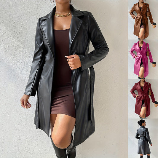 Rebecca – Langer Trenchcoat aus PU-Leder mit Taschen