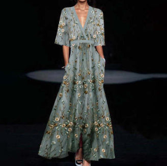 Kathleen – Bedrucktes Plissee-Kleid mit Gürtel