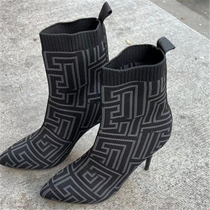 Charlotte – Damenstiefel mit Absatz und spitzem Zeh