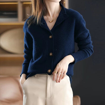 Heidi – Retro Strickjacke mit Stehkragen