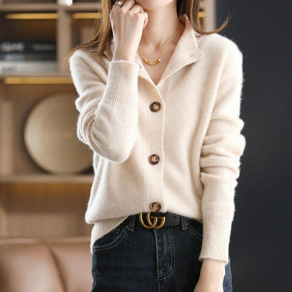 Heidi – Retro Strickjacke mit Stehkragen